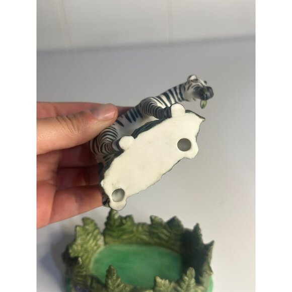 VTG Franklin Mint 1988 Wilderness Zebra 3.25" Painted Safari-Surprises Animal - Picture 3 of 7